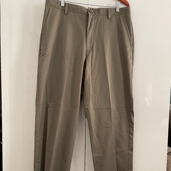 DOCKERS 36 x 32 Dark Tan Khaki D3 Classic Fit Chino Pants - Picture 1 of 4